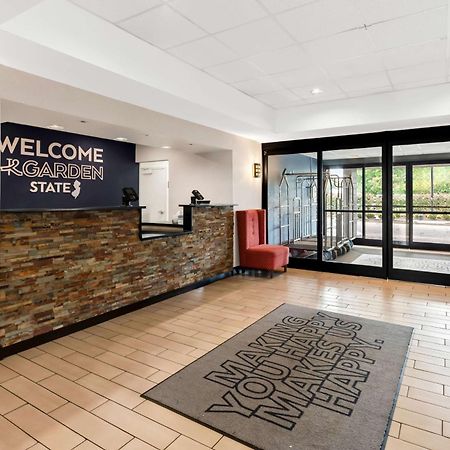 Hampton Inn Pennsville Екстериор снимка