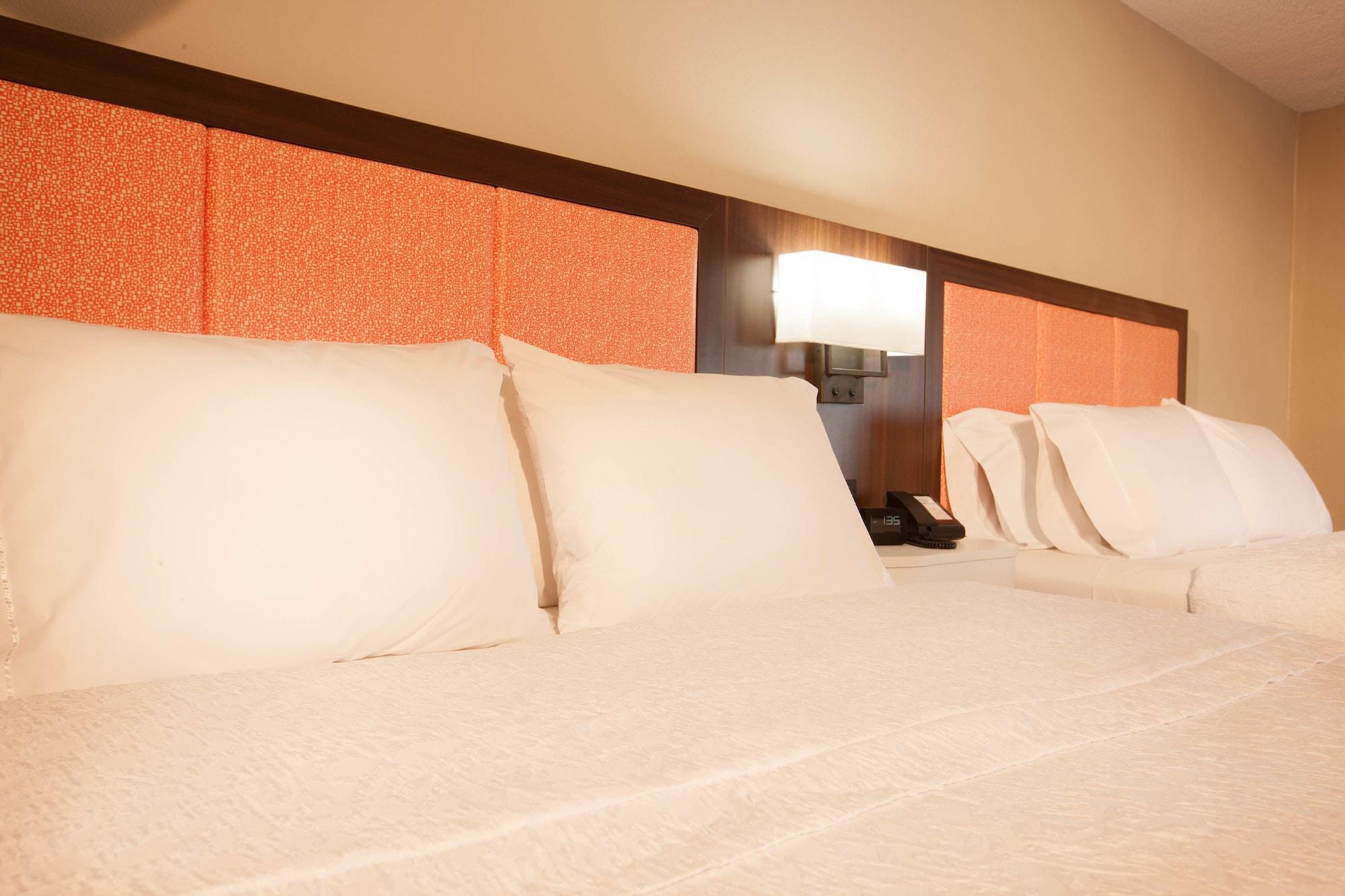 Hampton Inn Pennsville Екстериор снимка