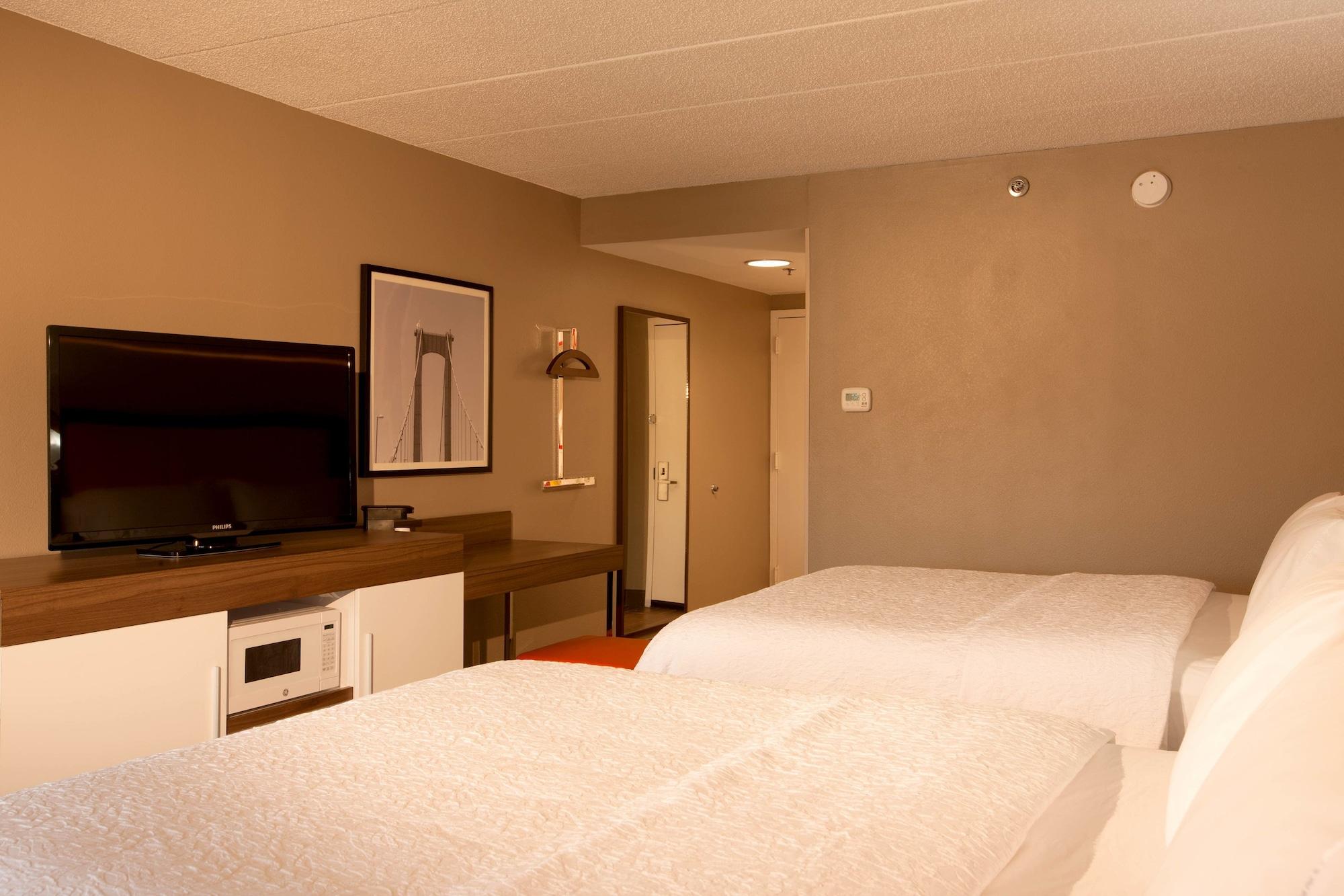 Hampton Inn Pennsville Екстериор снимка