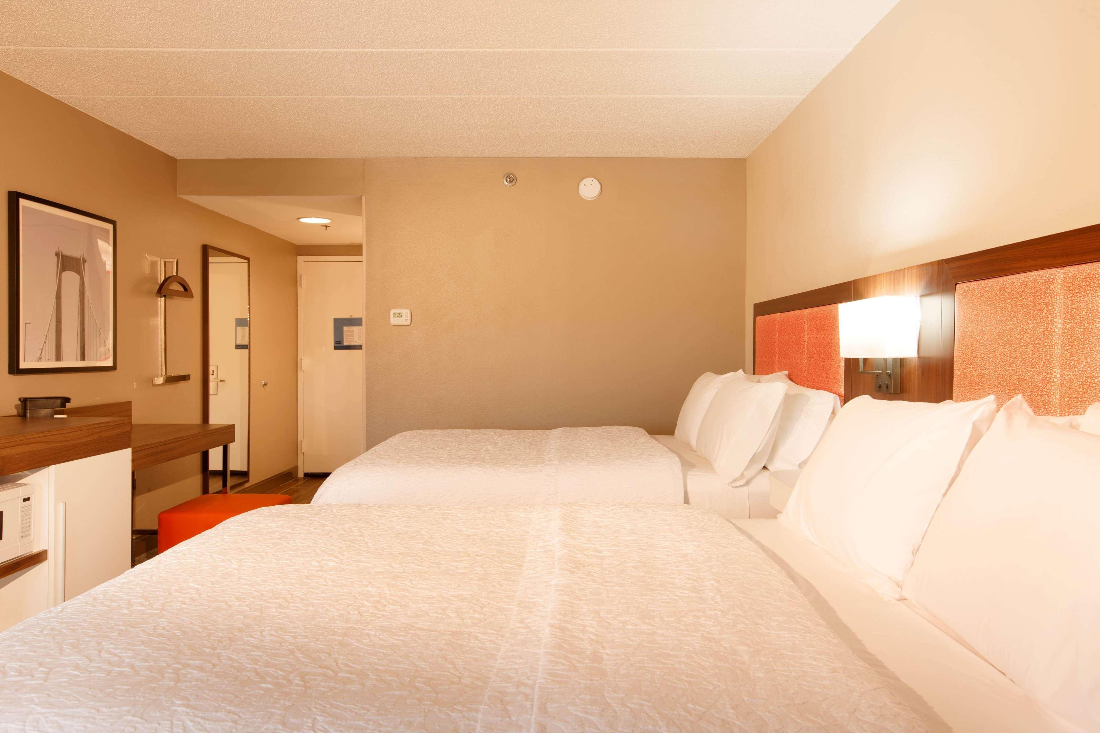 Hampton Inn Pennsville Екстериор снимка