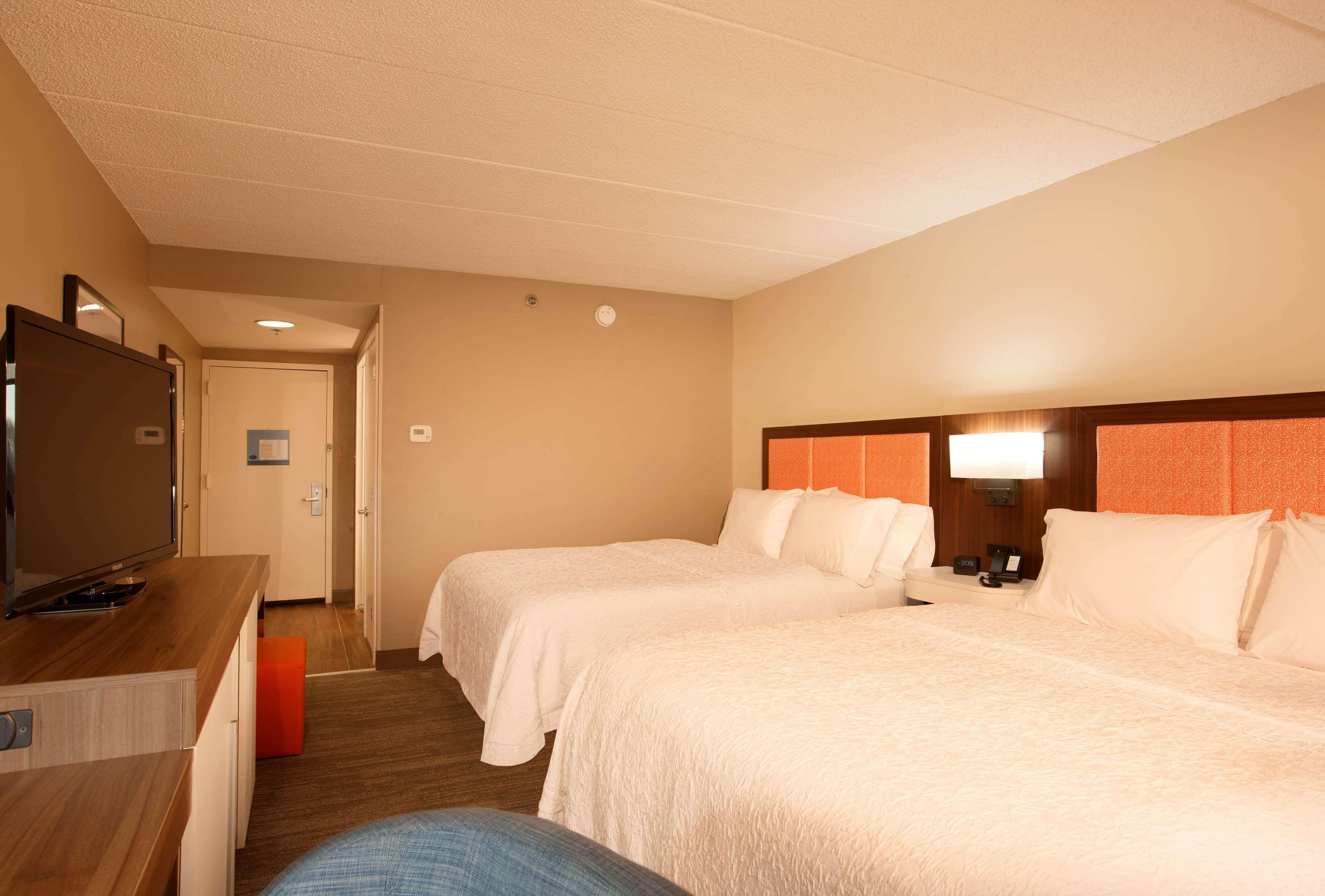 Hampton Inn Pennsville Екстериор снимка