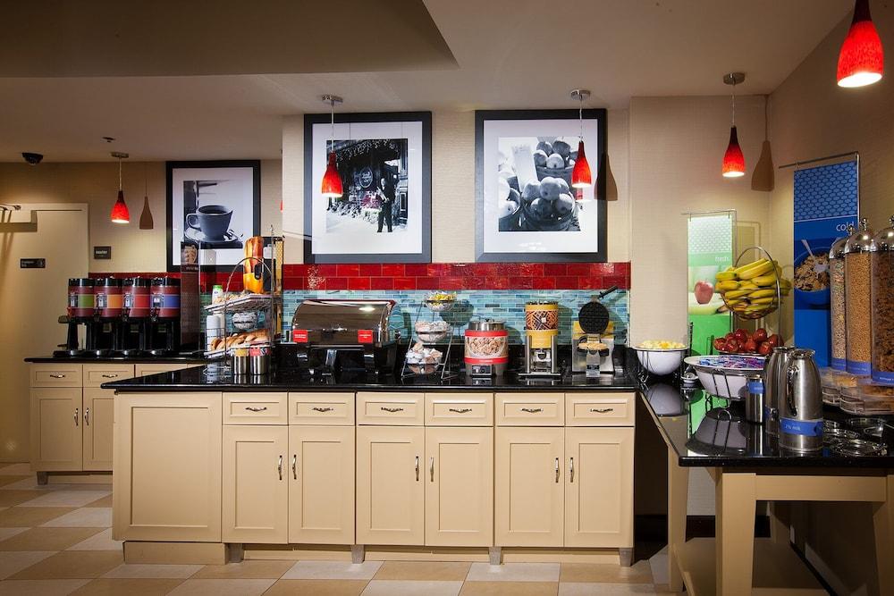 Hampton Inn Pennsville Екстериор снимка