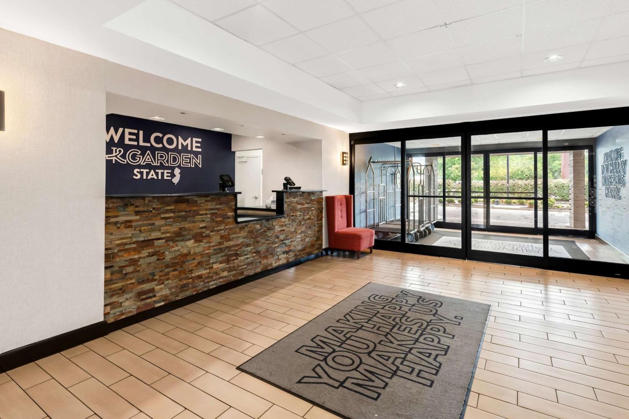Hampton Inn Pennsville Екстериор снимка