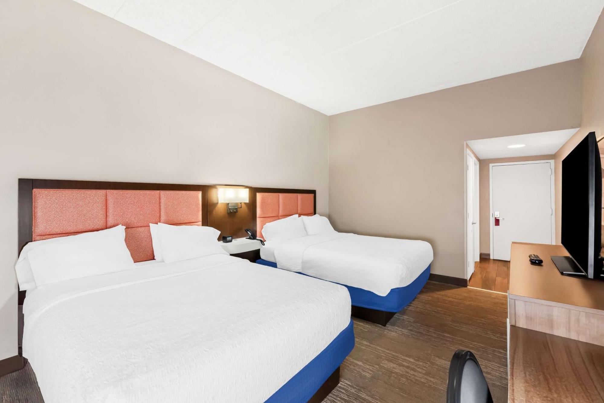 Hampton Inn Pennsville Екстериор снимка