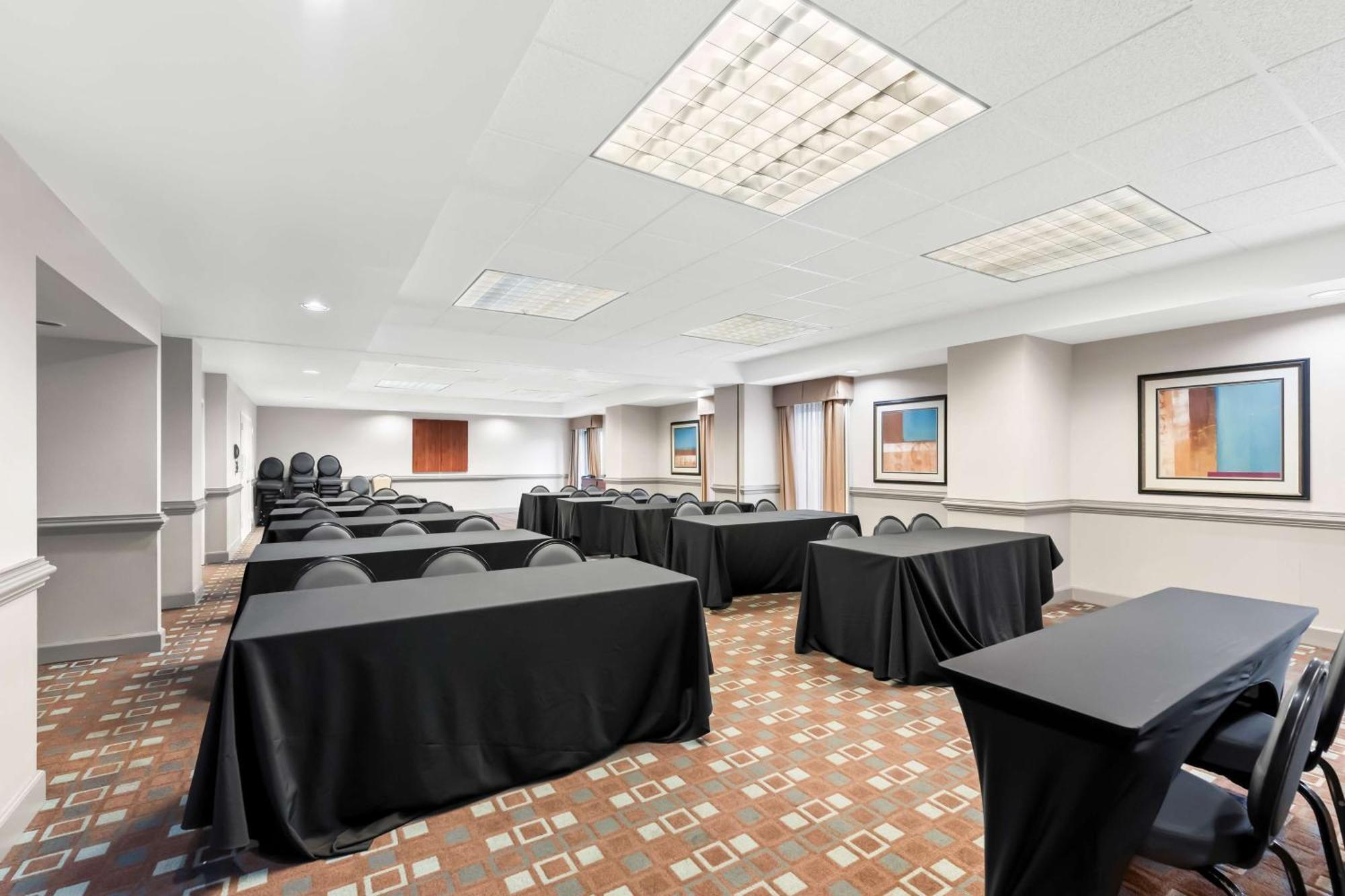 Hampton Inn Pennsville Екстериор снимка