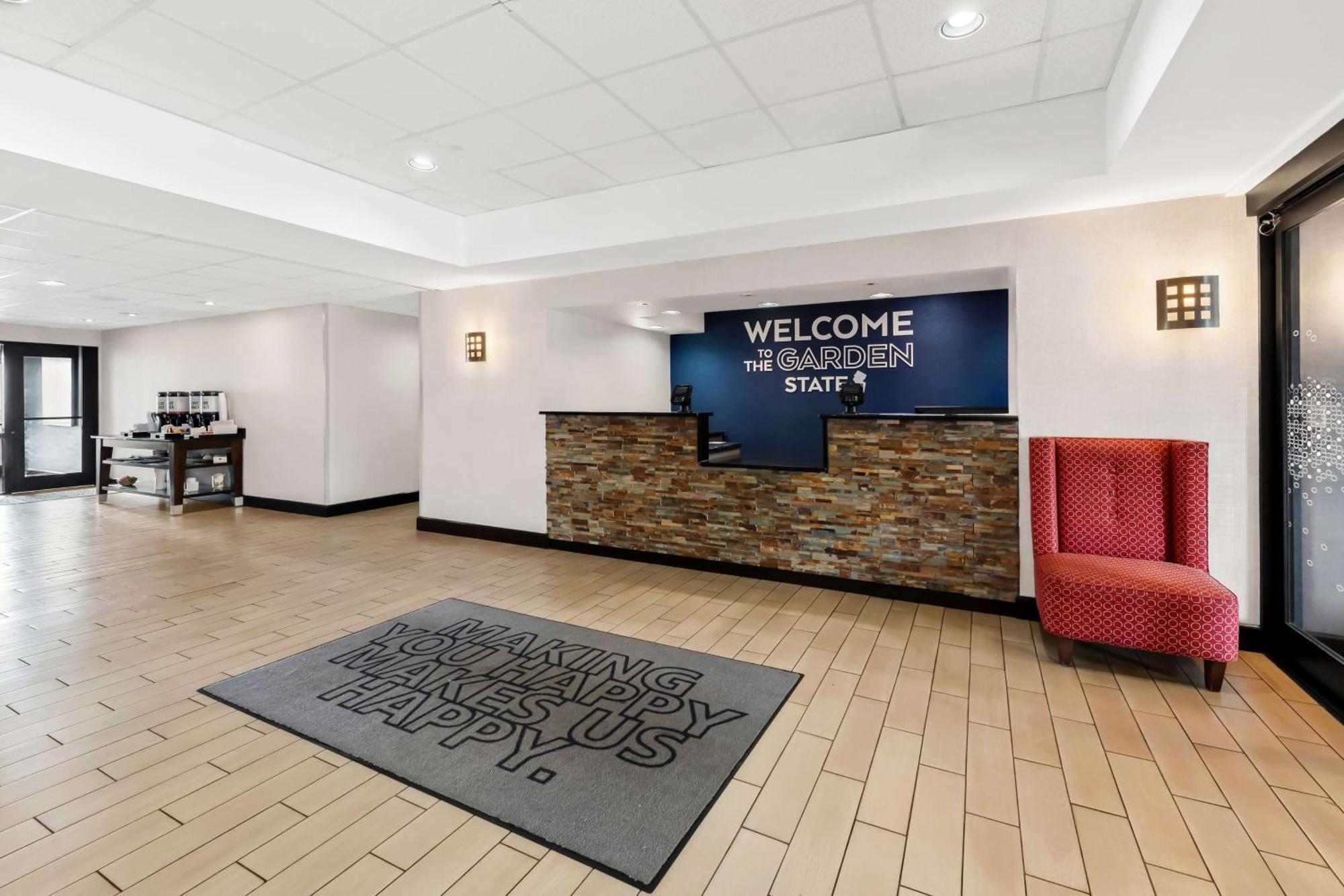 Hampton Inn Pennsville Екстериор снимка