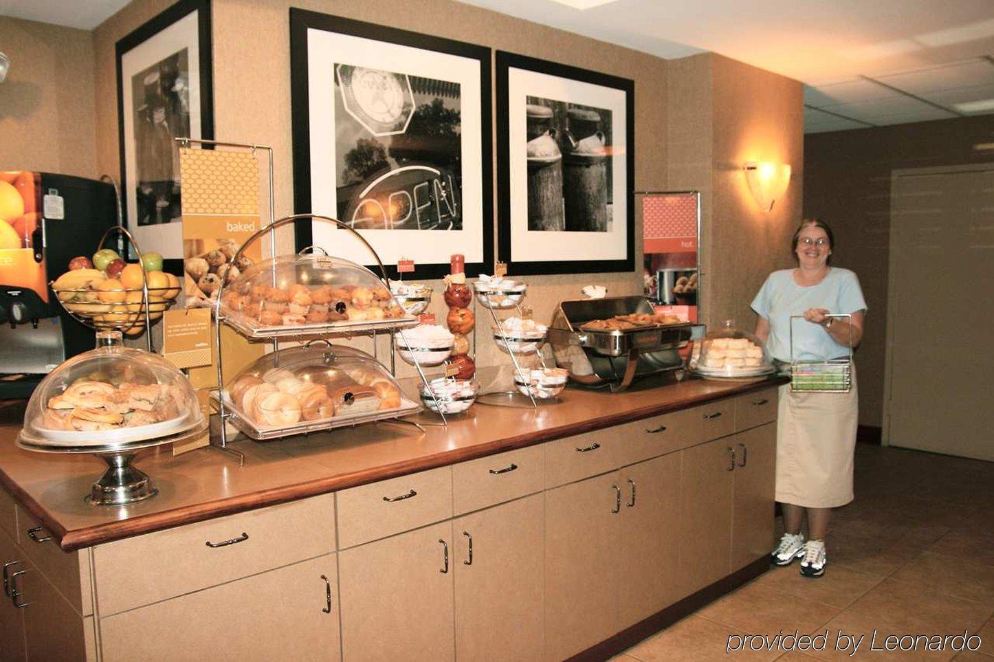 Hampton Inn Pennsville Ресторант снимка