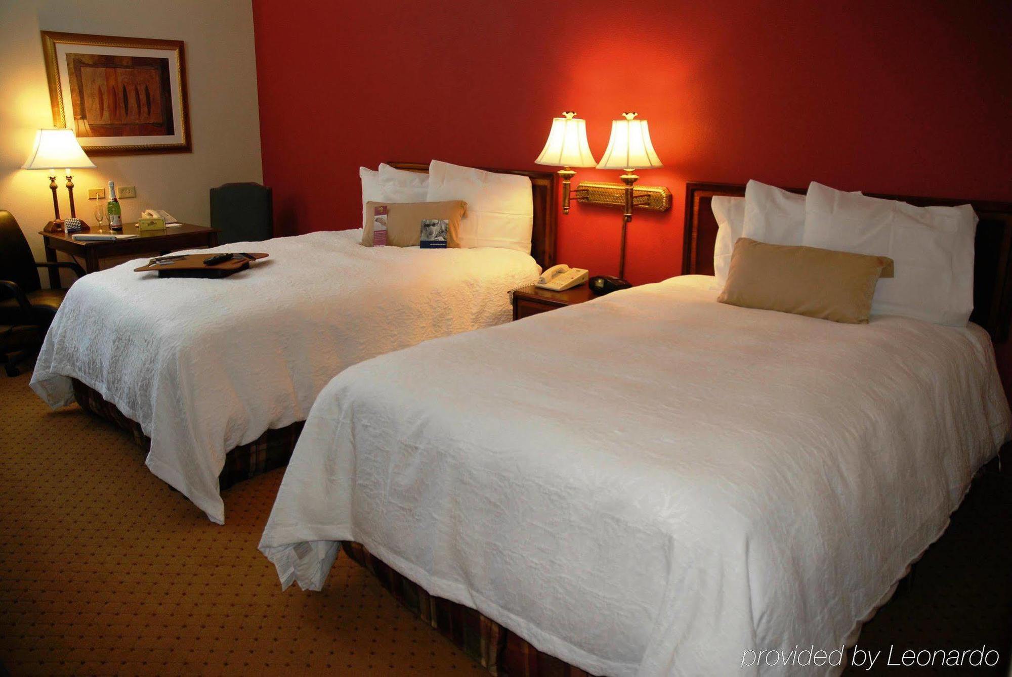 Hampton Inn Pennsville Стая снимка